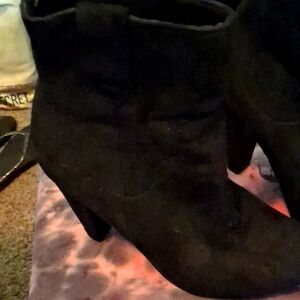 Elegant Black Ankle Boots